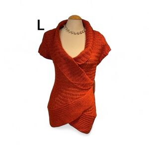 RAZZLE DAZZLE Sweater Sz Large Rust Colour Assymetrical Lines Large Buckle